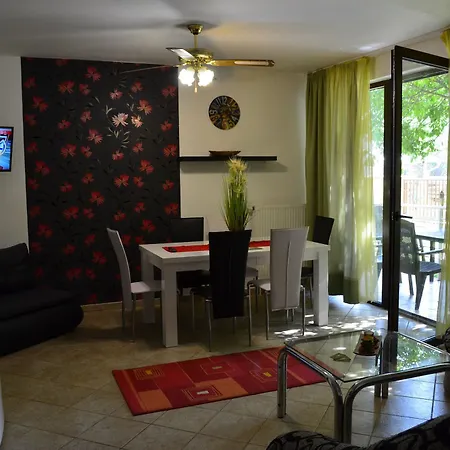 Balint 2 With Outdoor Pool Apartment *