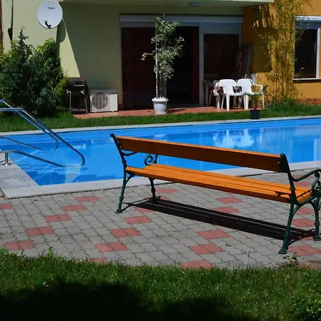 Apartment Balint 2 With Outdoor Pool Siofok